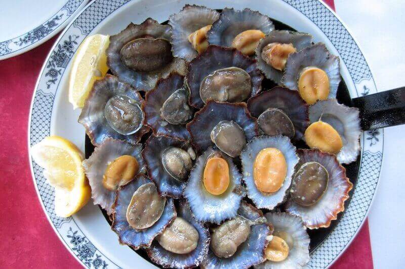 What to eat on the island of Madeira: grilled limpets