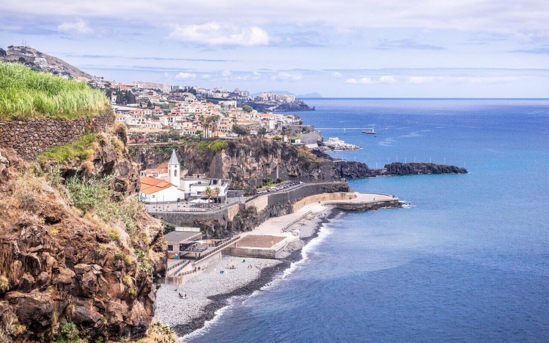 Hur många öar har Madeira skärgård?