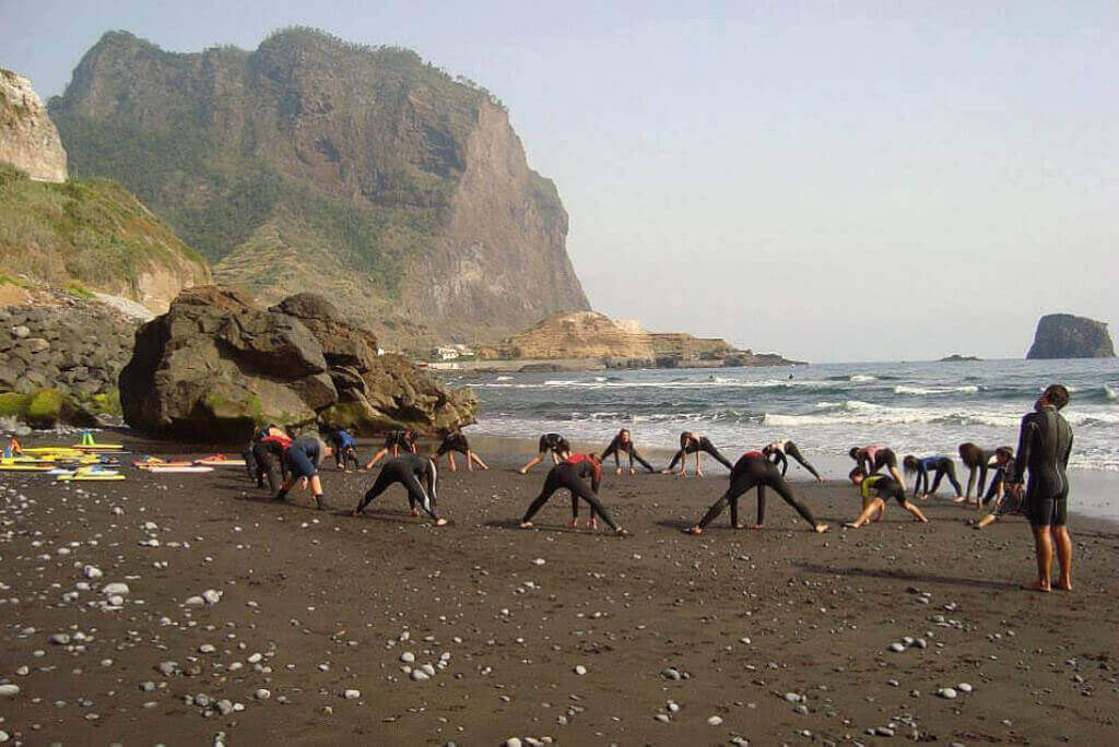 Praia de Areia Alam Preta da Alagoa no Porto da Cruz, Ilha da Madeira