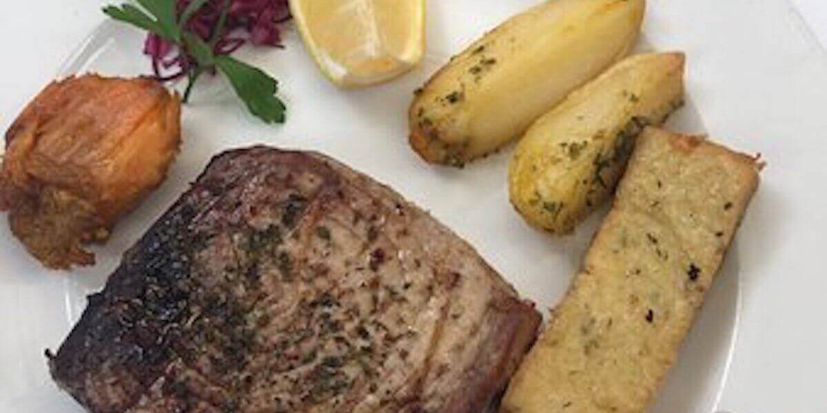 5. Bife de Atum com Milho Frito